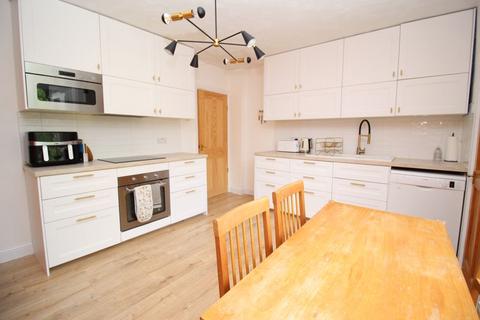 106 Ash Tree Road, Southampton, SO18 1LZ