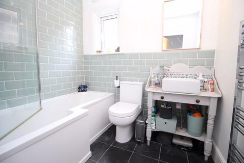 106 Ash Tree Road, Southampton, SO18 1LZ