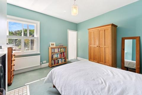 66 Angel Road, Thames Ditton, KT7 0AZ