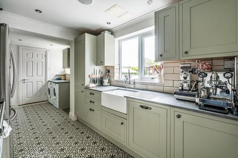 3 bedroom townhouse for sale, Denzil Road, Guildford, Surrey, GU2.
