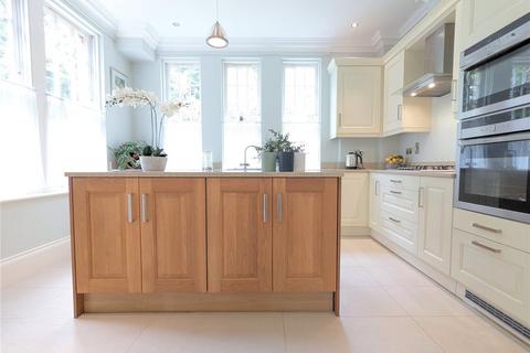 3 bedroom apartment for sale, West Overcliff Drive, Bournemouth, BH4