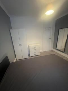 House share to rent, London NW11