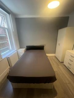 House share to rent, London NW11