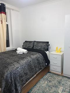 House share to rent, London NW11