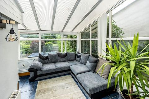 60 Daisy Road, Brighouse, HD6 3SX