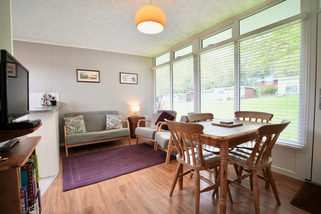 Lounge/Kitchen
