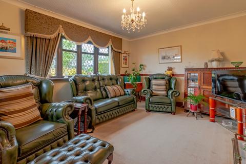2 bedroom bungalow for sale, Kings Drive, Bradford, West Yorkshire, BD2