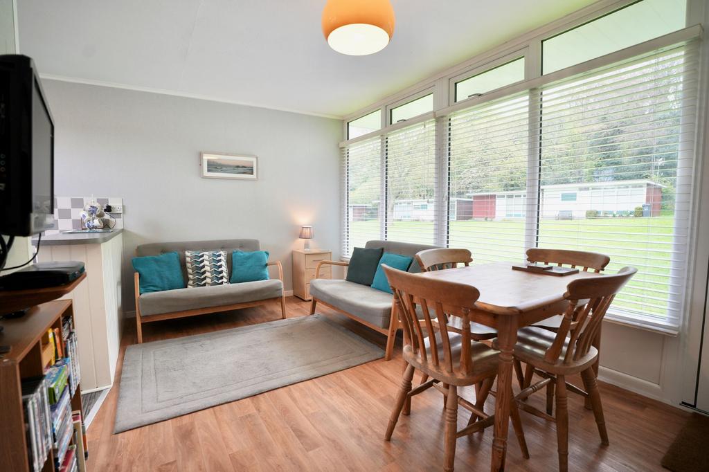 Lounge/Kitchen