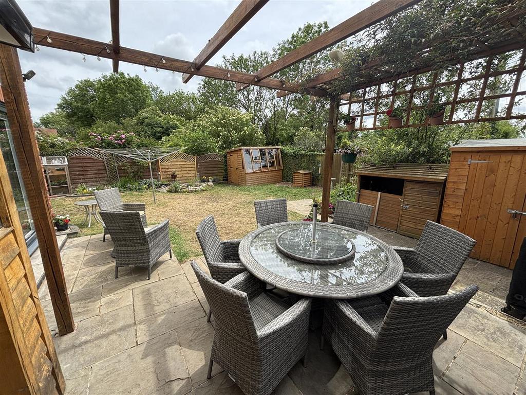 Rear Garden (1).JPG