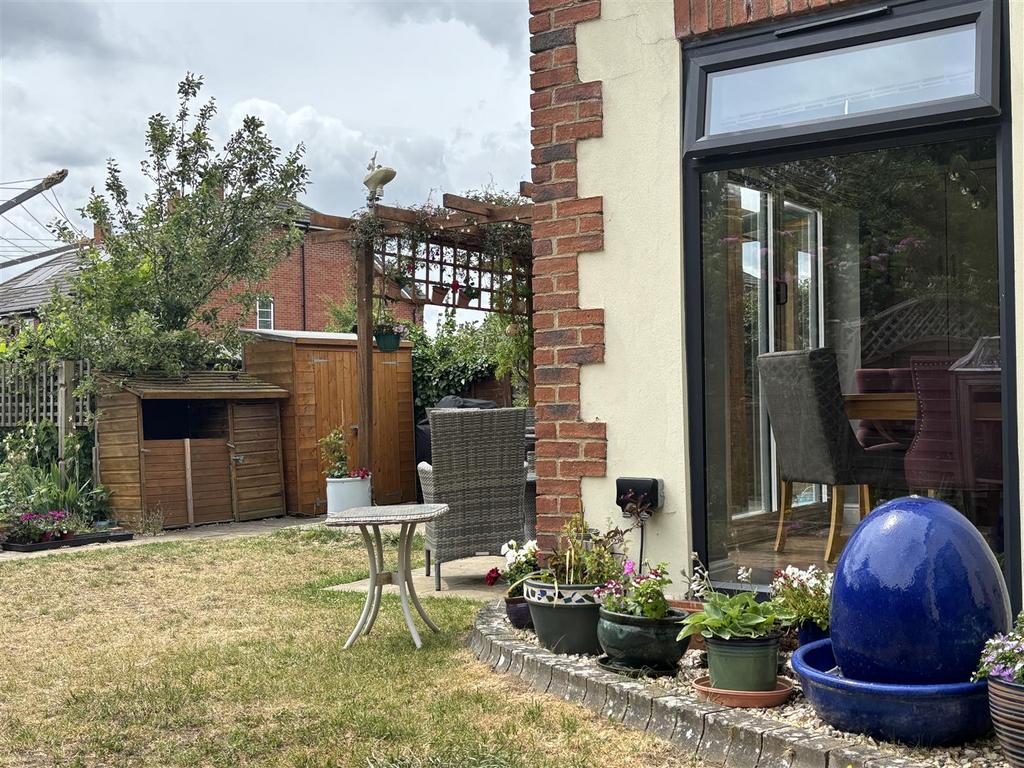 Rear Garden (3).JPG