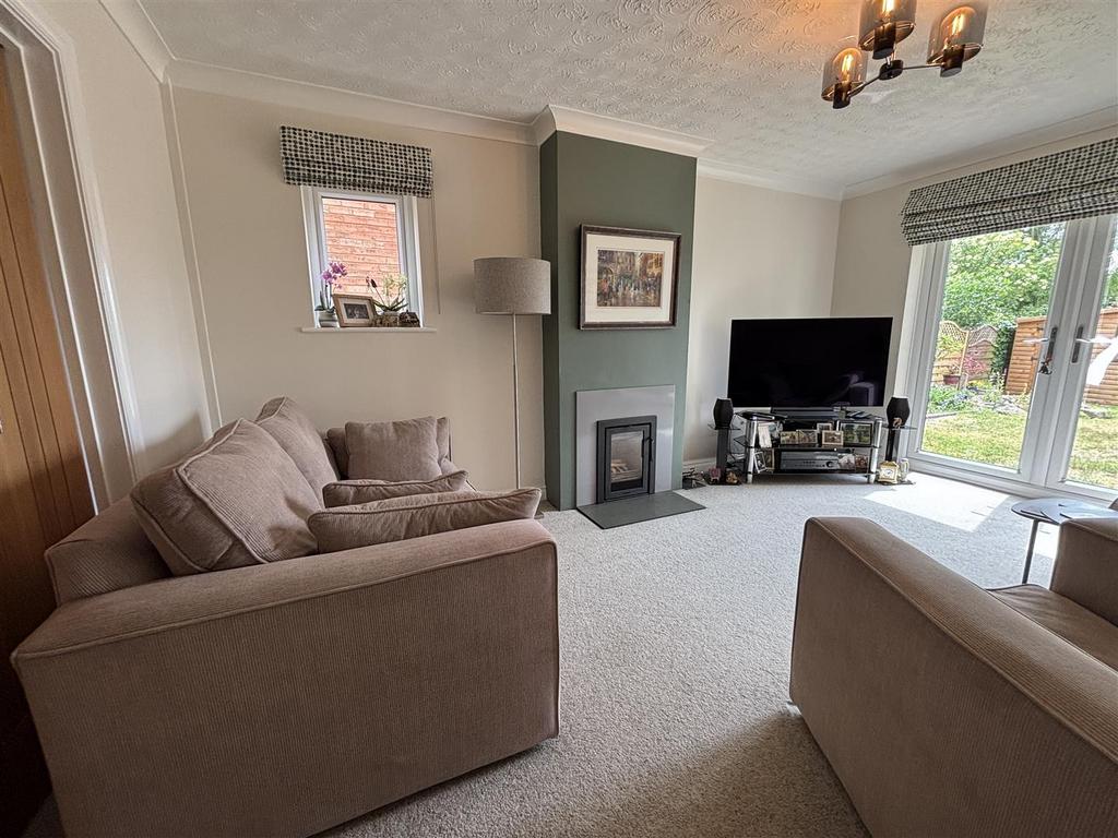 Sitting Room 1 (3).JPG