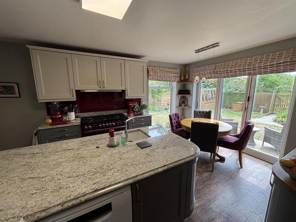 Kitchen Breakfast Room (3).JPG