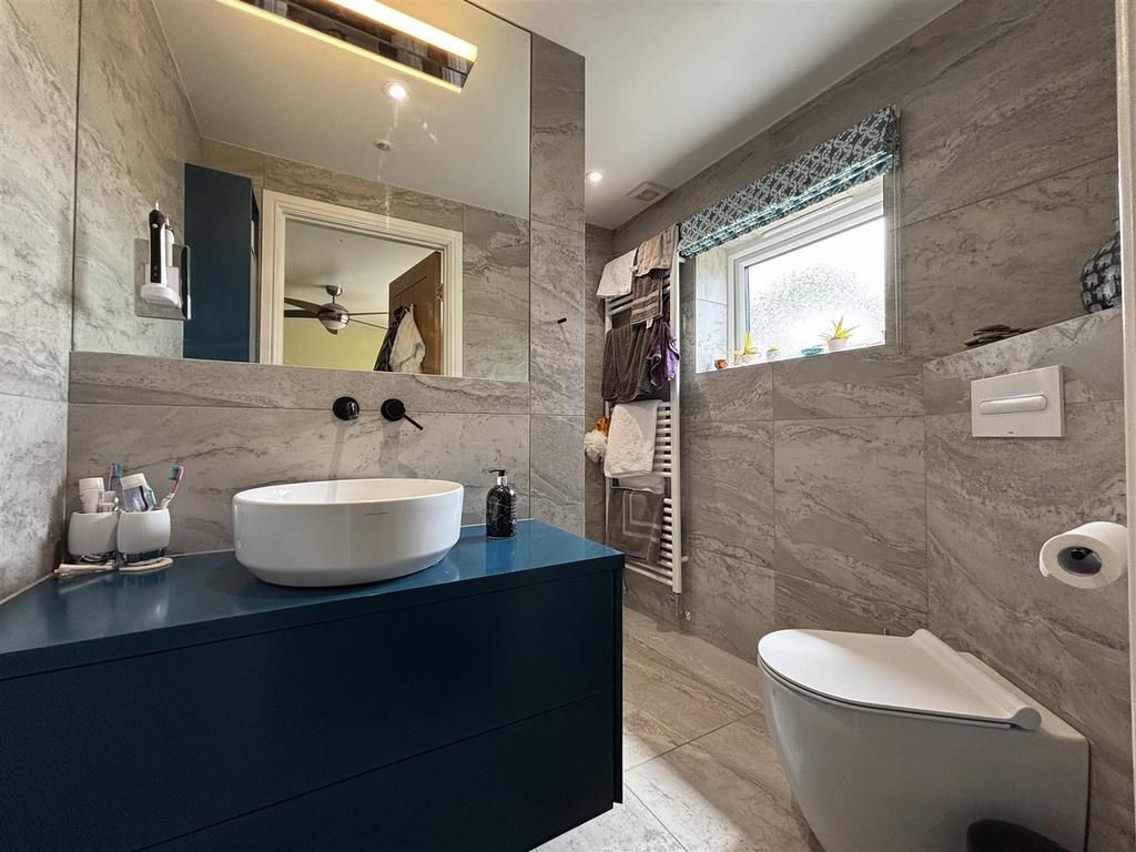 En-Suite.JPG