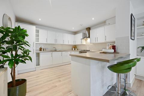 undefined, Buckland Road, Buckland, HP22