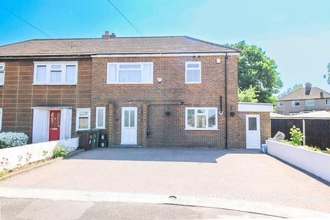 8 Downlands Close, Coulsdon, CR5 2QH