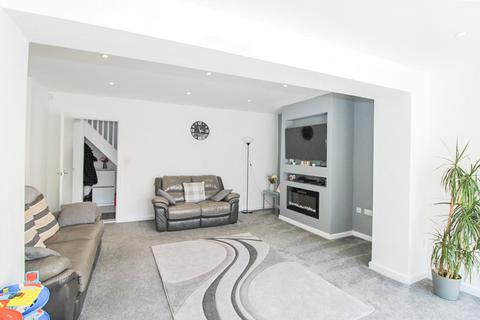 8 Downlands Close, Coulsdon, CR5 2QH