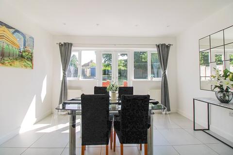 8 Downlands Close, Coulsdon, CR5 2QH