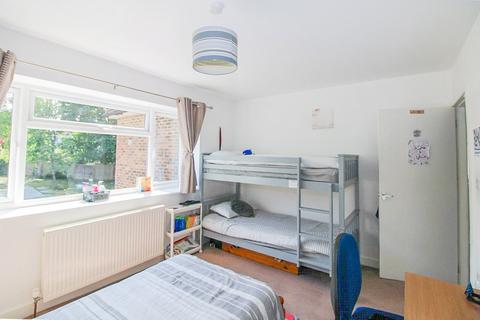 8 Downlands Close, Coulsdon, CR5 2QH