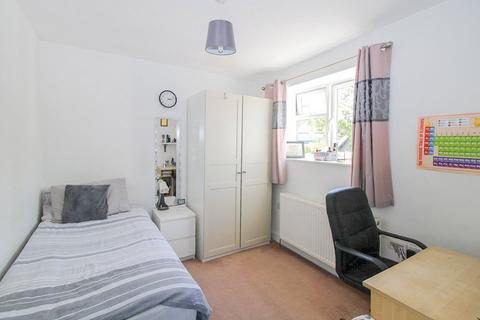 8 Downlands Close, Coulsdon, CR5 2QH