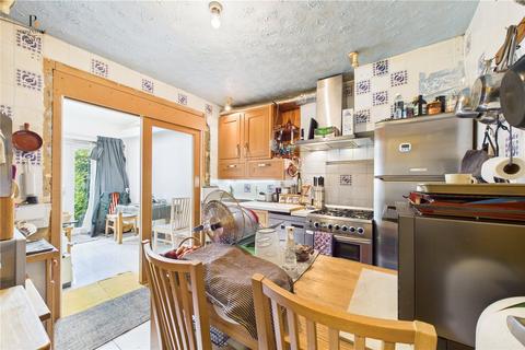13 Roche Walk, Carshalton, SM5 1DA