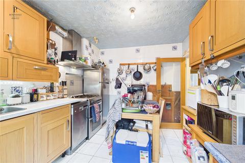13 Roche Walk, Carshalton, SM5 1DA