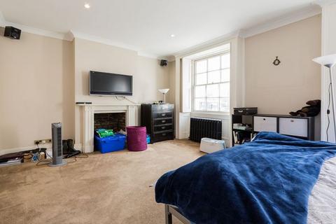 2 bedroom flat to rent, W2