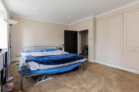 2 bedroom flat to rent, W2