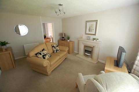 3 bedroom semi-detached house for sale, Ladysmith Road, Greater Manchester OL6