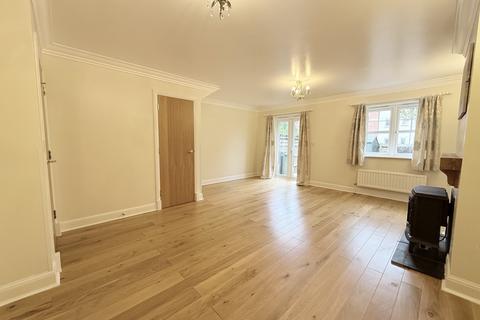 3 bedroom semi-detached house to rent, Little Court, Grove OX12