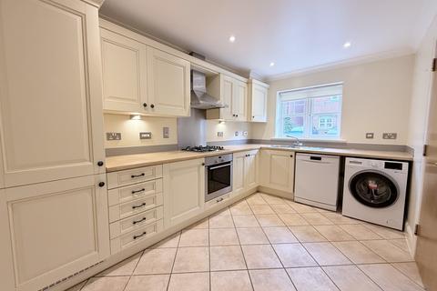 3 bedroom semi-detached house to rent, Little Court, Grove OX12