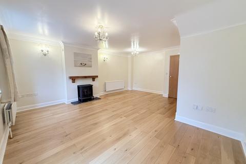 3 bedroom semi-detached house to rent, Little Court, Grove OX12