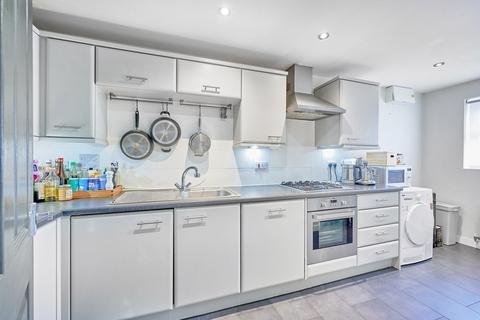 3 bedroom end of terrace house to rent, London Road, Hertfordshire AL6