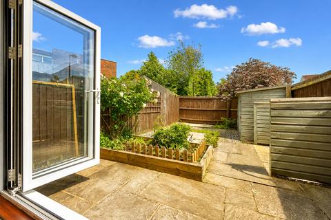 3 bedroom end of terrace house to rent, London Road, Hertfordshire AL6