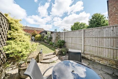 69 Commonside East, Mitcham, CR4 2QB