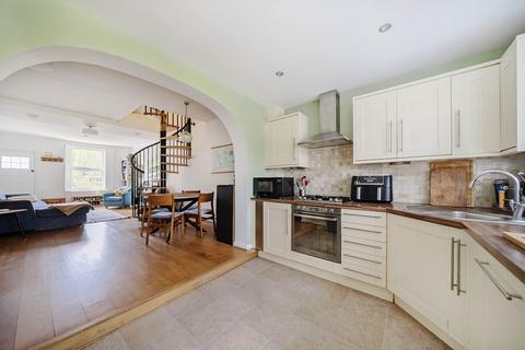 69 Commonside East, Mitcham, CR4 2QB