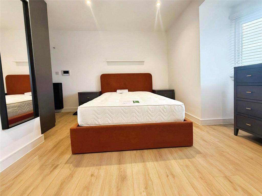 Hmkent Rented High Street, Kent ME7 1 bed in a house share to rent - £700 pcm (£162 pw)