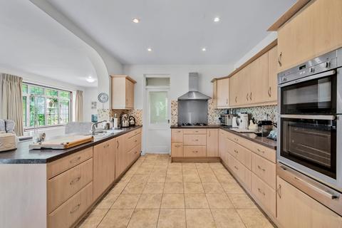 undefined, Chester Avenue, Surrey TW10