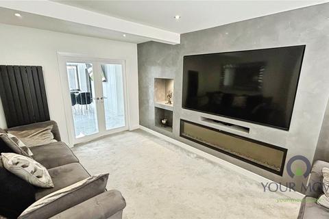 25 Fife Avenue, Chadderton, Oldham, OL9 8AG