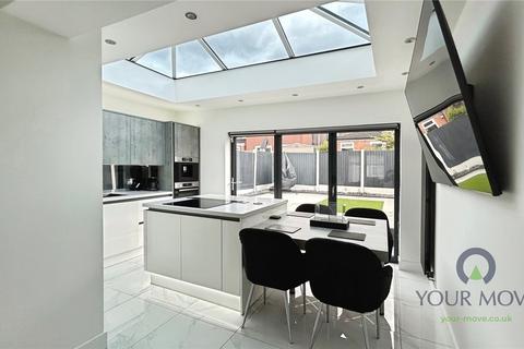 25 Fife Avenue, Chadderton, Oldham, OL9 8AG