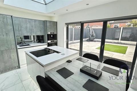 25 Fife Avenue, Chadderton, Oldham, OL9 8AG