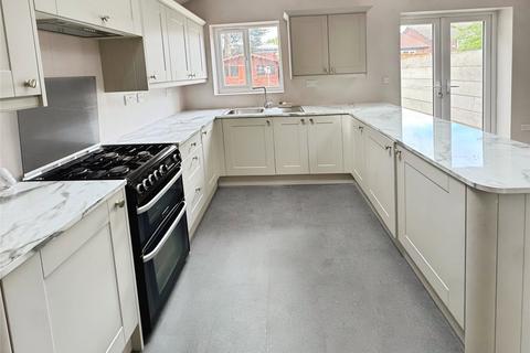 42 Lawfred Avenue, Wolverhampton, WV11 3QR