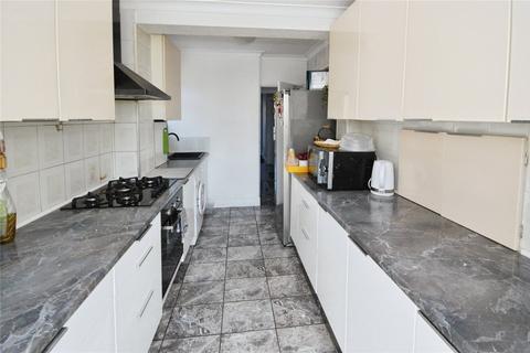 4 bedroom semi-detached house for sale, Wyndham Crescent, Hounslow TW4