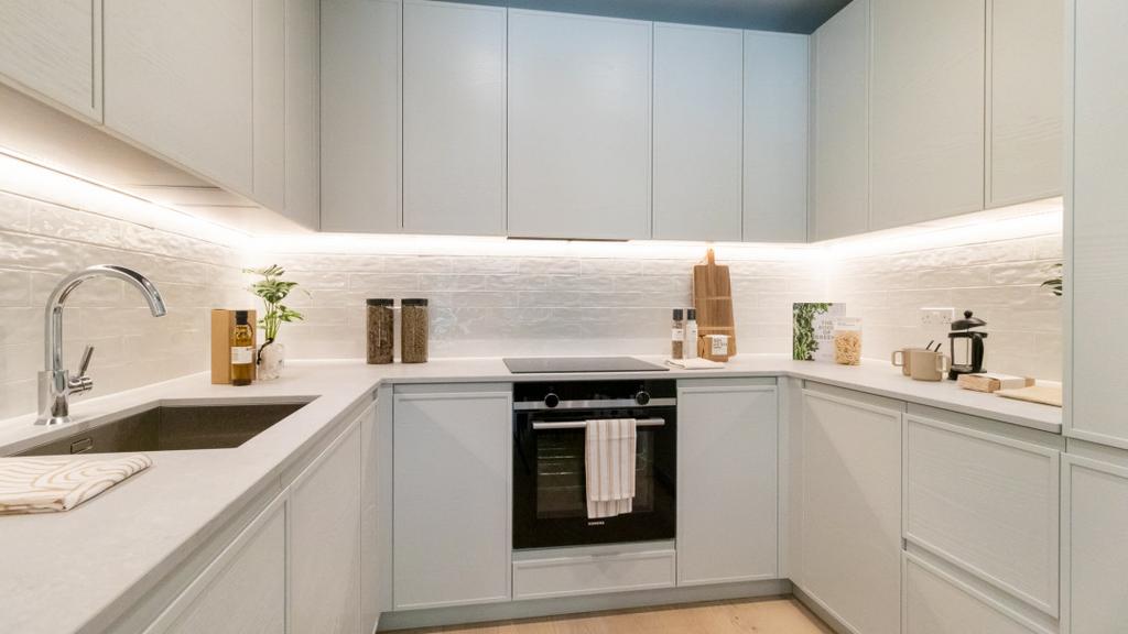 Kitchen with fully integrated appliances