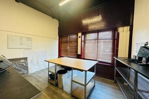 Office to rent, 592-596 Durham Rd Gateshead NE9 6HX