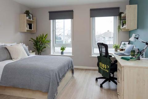 1 bedroom private hall to rent, North Road
