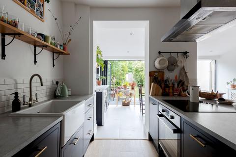 118 Strathyre Avenue, London, SW16 4RQ