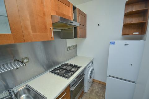 2 bedroom flat to rent, 0/2 37 Cartha Street, Shawlands, Glasgow, G41 3HH