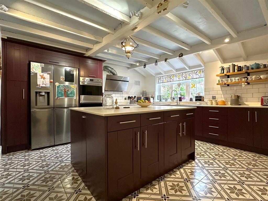 Stunning Modern Kitchen 263
