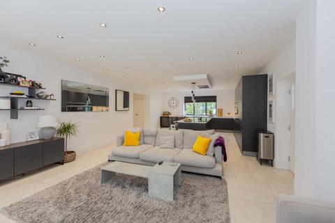 undefined, Henley Road, Maidenhead SL6