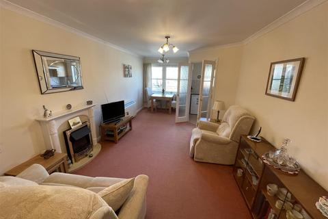1 bedroom retirement property for sale, 46 Eden Court, Cupar